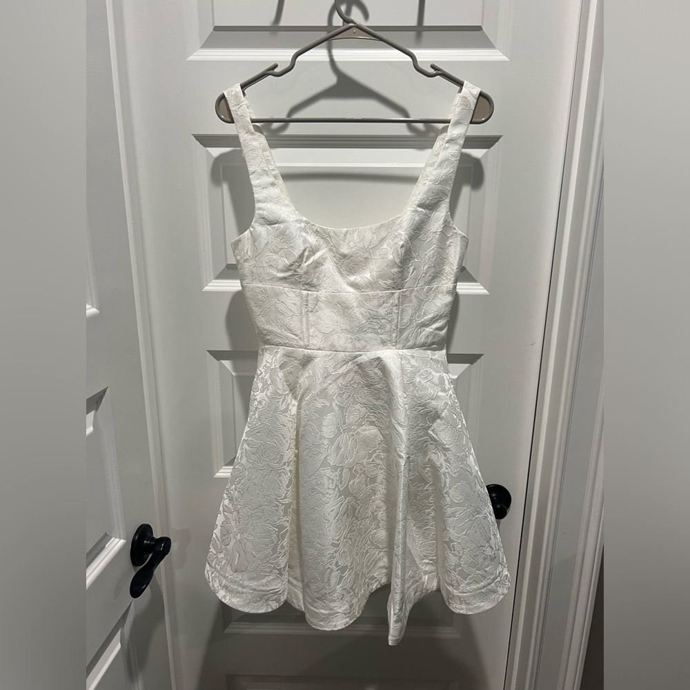 STEPHANE MINI DRESS - CORSET SCOOP NECK FIT & FLARE DRESS IN IVORY. size 2/XS